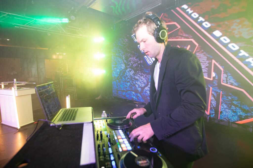 DJ Cam Reeve | Wedding MBA DJ Gig | DJ Takeover + Planners Vault | Event Recap