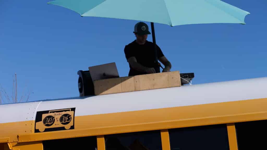 DJ Cam Reeve Djing