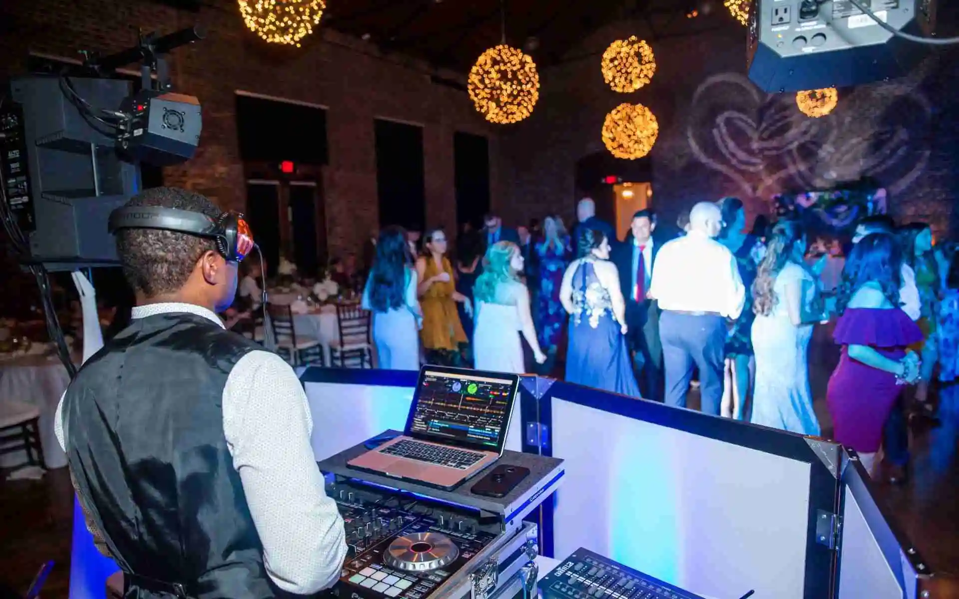How Much Does a Wedding DJ Cost