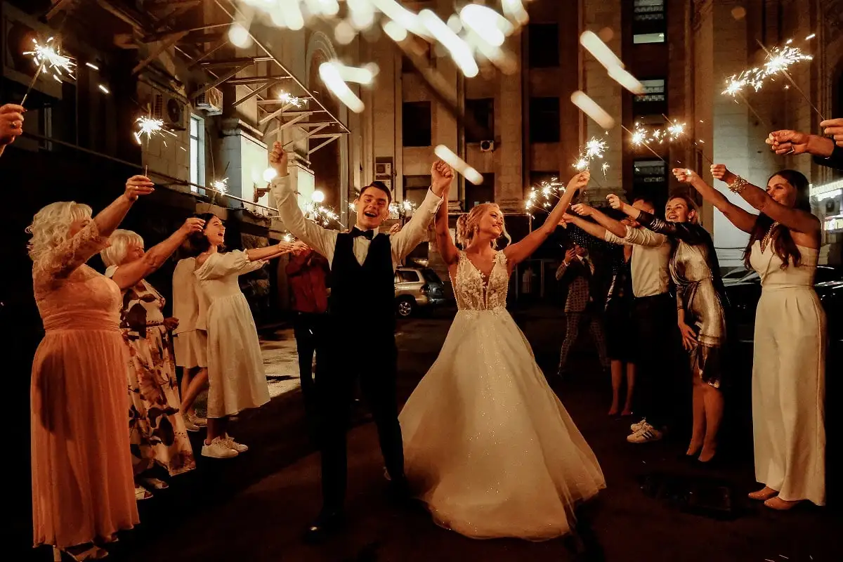 5 Must-Have Reception Dance Hits For Your Utah Wedding DJ